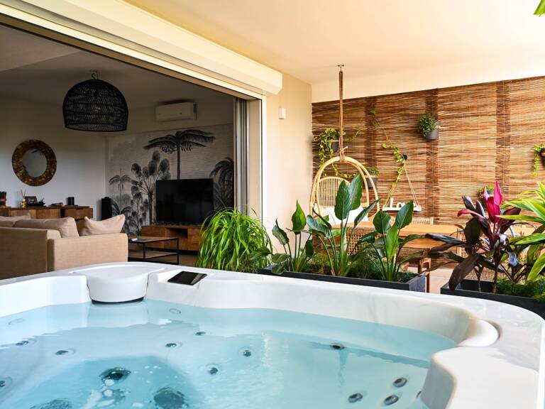 EN EXCLUSIVITÉ À VENDRE APPARTEMENT D'EXCEPTION AVEC JACUZZI PRIVATIF SUR LA BAIE NETTLÉ, SAINT-MARTIN (97150) — photo 1