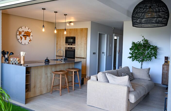 EN EXCLUSIVITÉ À VENDRE APPARTEMENT D'EXCEPTION AVEC JACUZZI PRIVATIF SUR LA BAIE NETTLÉ, SAINT-MARTIN (97150) — photo 2