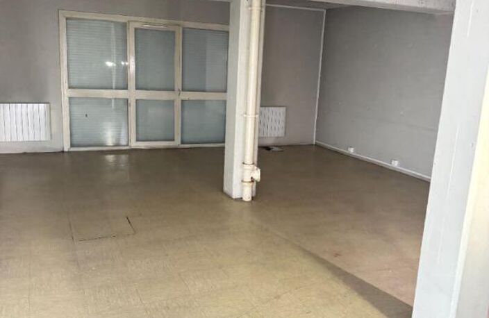 À vendre ? Local commercial de 56,36 m² à Bron (69) — photo 2