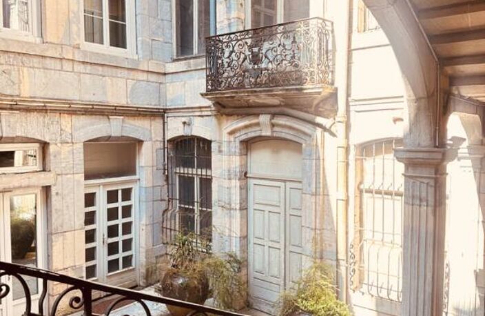 BESANCON BOUCLE, PROCHE  DE LA PLACE ST PIERRE, APPARTEMENT DE TYPE 6 DE 145 m2 — photo 3