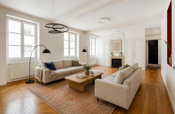LYON 1er – PLACE SATHONAY – ÉLÉGANT T4 DE 89,44 m² AU CŒUR D'UN IMMEUBLE DE CARACTÈRE+CAVE+GRENIER — photo 2