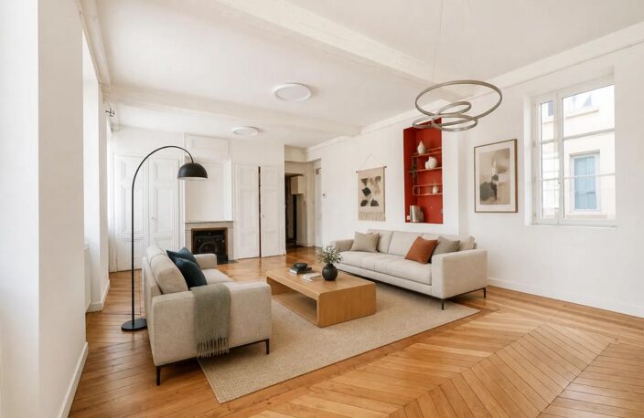 LYON 1er – PLACE SATHONAY – ÉLÉGANT T4 DE 89,44 m² AU CŒUR D'UN IMMEUBLE DE CARACTÈRE+CAVE+GRENIER — photo 3