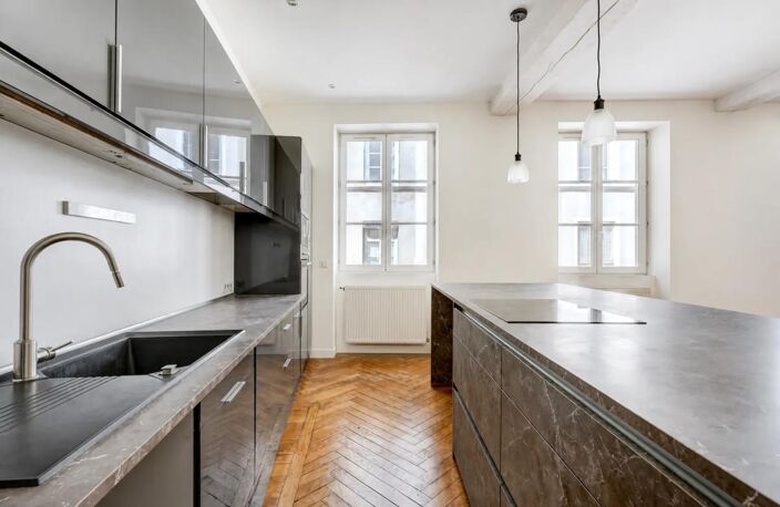 LYON 1er – PLACE SATHONAY – ÉLÉGANT T4 DE 89,44 m² AU CŒUR D'UN IMMEUBLE DE CARACTÈRE+CAVE+GRENIER — photo 5