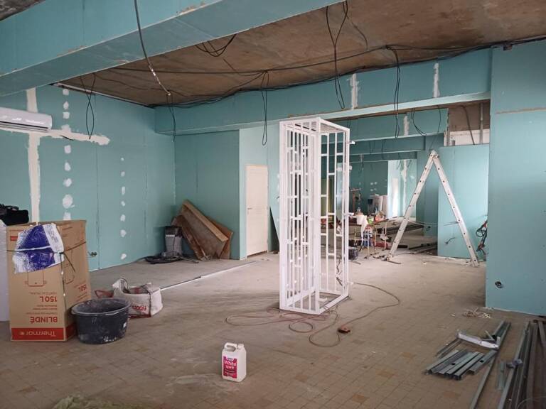 Murs local commercial 207 m² Saint-Denis — photo 1