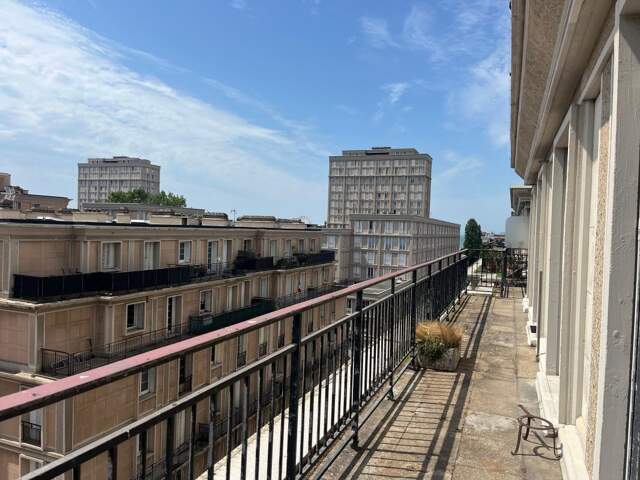 Appartement À Vendre — photo du bien