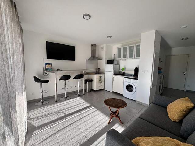 Appartement Le Lavandou 2 pièces 40 m2 Et grande terrasse — photo du bien