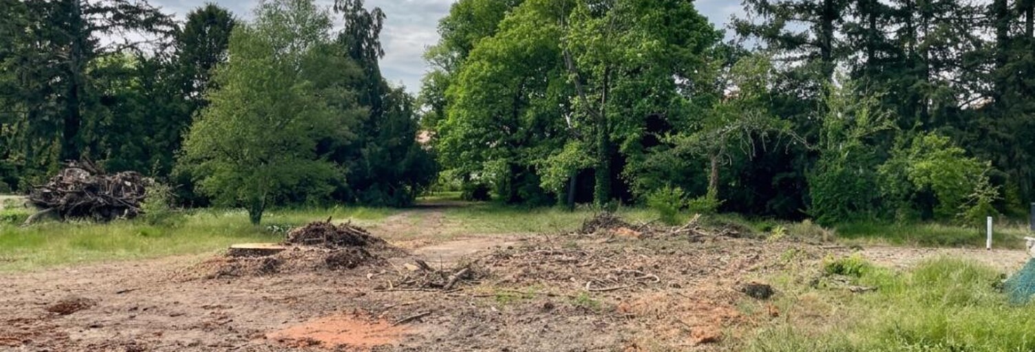 Terrain  1062 m² à vendre à Sainte-Agathe-la-Bouteresse (42130)