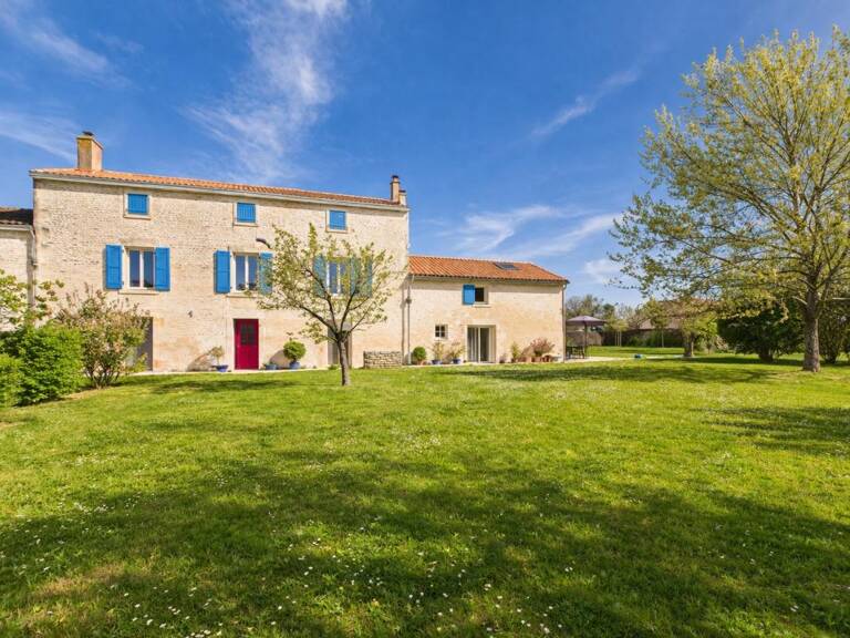 maison en pierre rénovée 204 m², parc arboré, dépendances 15 mn de NIORT — photo 1
