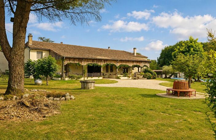 Ancienne grange rénovée avec gîte, grande piscine et vue panoramique — photo 2
