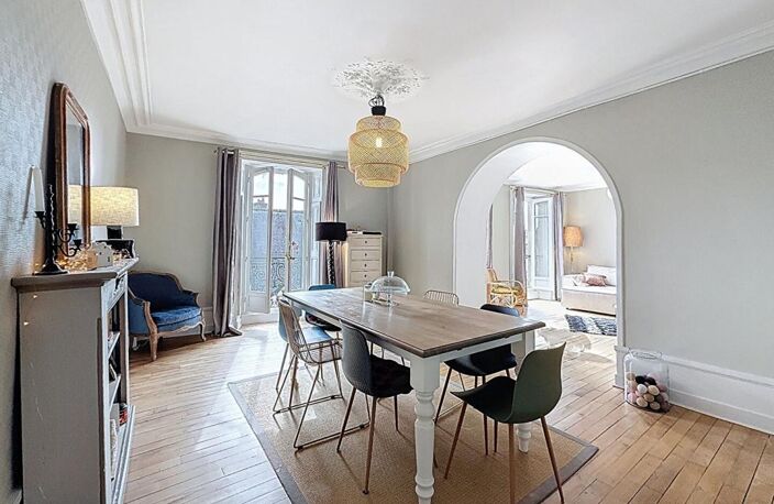Appartement d'exception de 155 m² dans un ancien hôtel particulier. VANNES HYPER CENTRE — photo 4