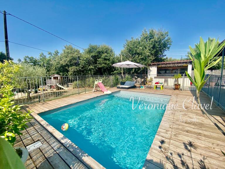 Villa contemporaine de 116m2 2019 posée sur un terrain de 1042m2 avec piscine — photo 1