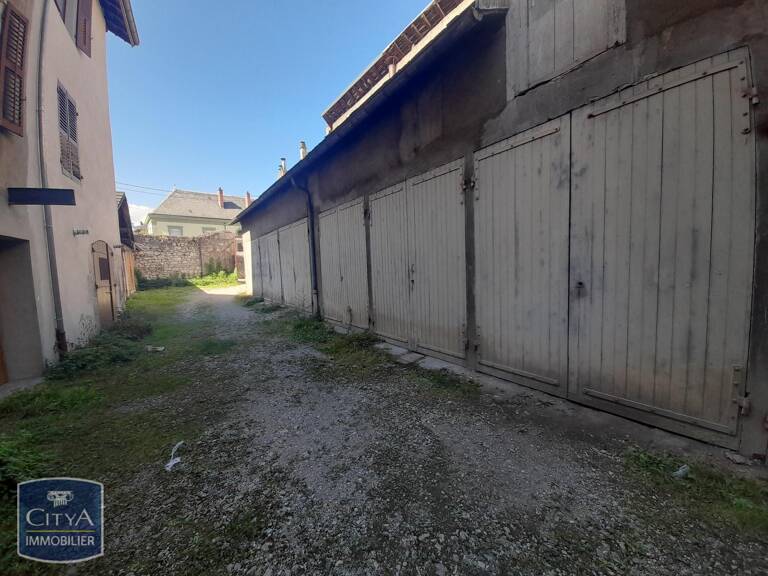 Garage   — photo 1