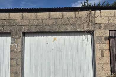 Garage  8400 €