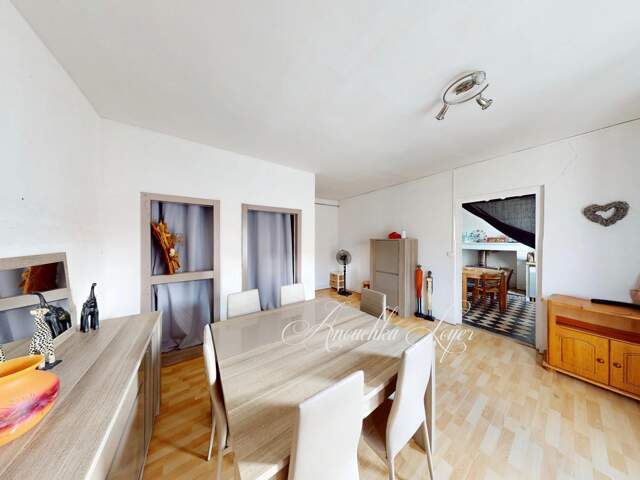Maison de ville avec 2 chambres et 1 bureau — photo du bien