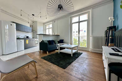 Appartement 6 pièces 1360 €