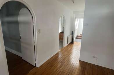 Appartement 6 pièces 710 €