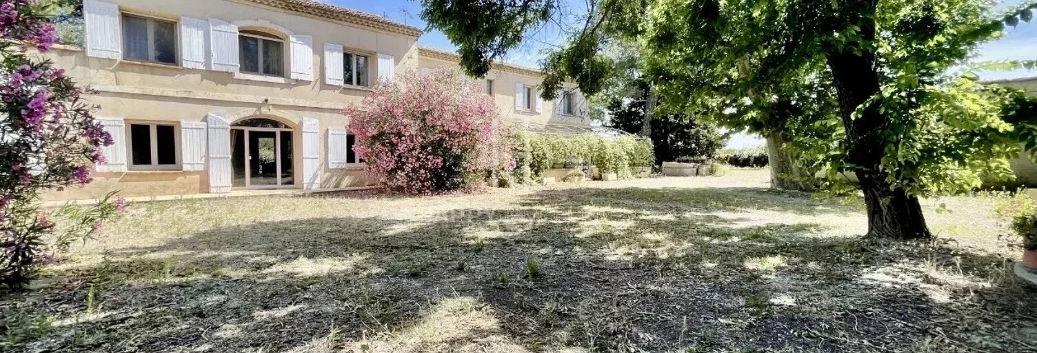 Maison 7 Pièces 335 m² à vendre à Arles (13200)