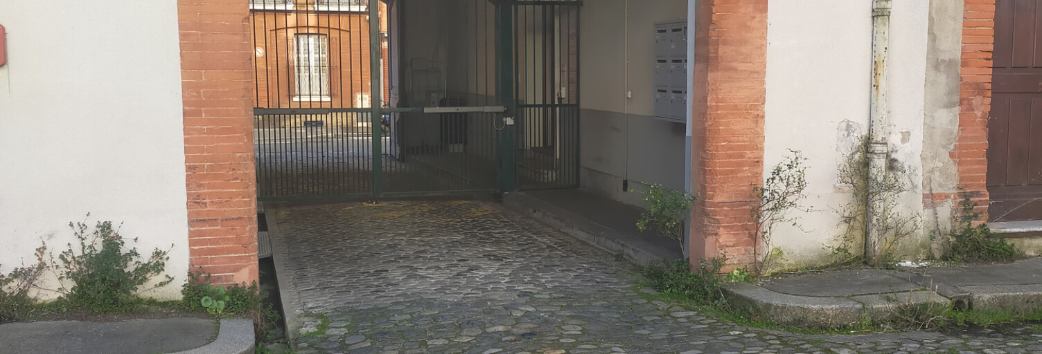 Garage   m² à louer à Toulouse (31000)