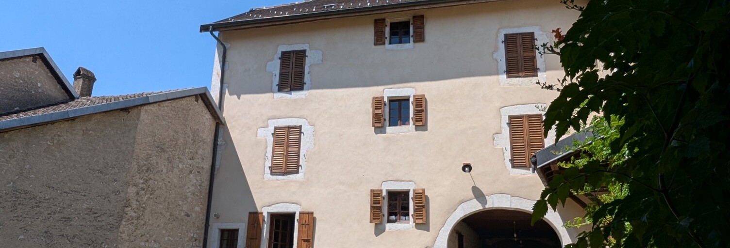 Maison 10 Pièces 261 m² à vendre à Vesancy (01170)