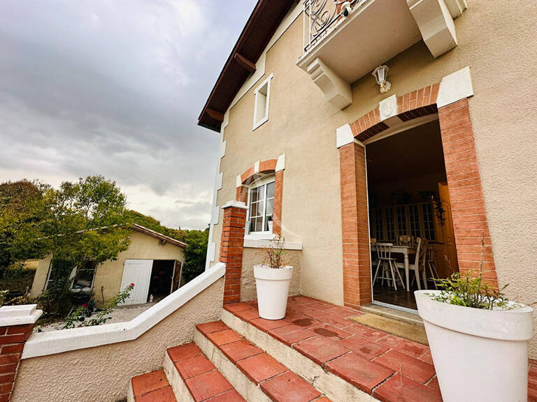 ? Ensembles immobilier de charme avec deux gîtes indépendants ? Revenus locatifs ? Fort potentiel d'évolution  Et si votre future maison contribuait à financer une partie de votre crédit immobilier ?  À seulement quelques minutes à pied du centre-ville de — photo 1