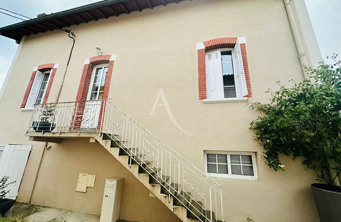 ? Ensembles immobilier de charme avec deux gîtes indépendants ? Revenus locatifs ? Fort potentiel d'évolution  Et si votre future maison contribuait à financer une partie de votre crédit immobilier ?  À seulement quelques minutes à pied du centre-ville de — photo 2