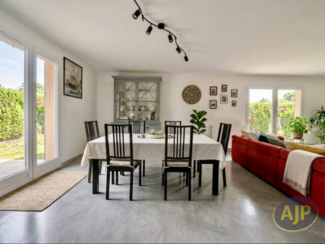 Maison 3 chambres et grand garage ! — photo du bien
