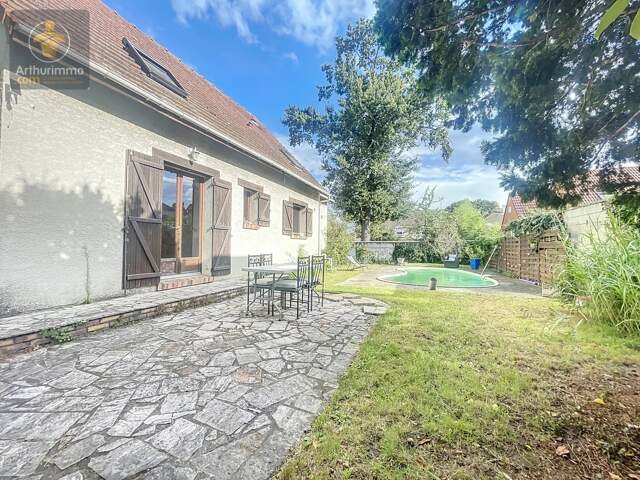Maison 8 pièces avec Jardin et Piscine — photo du bien