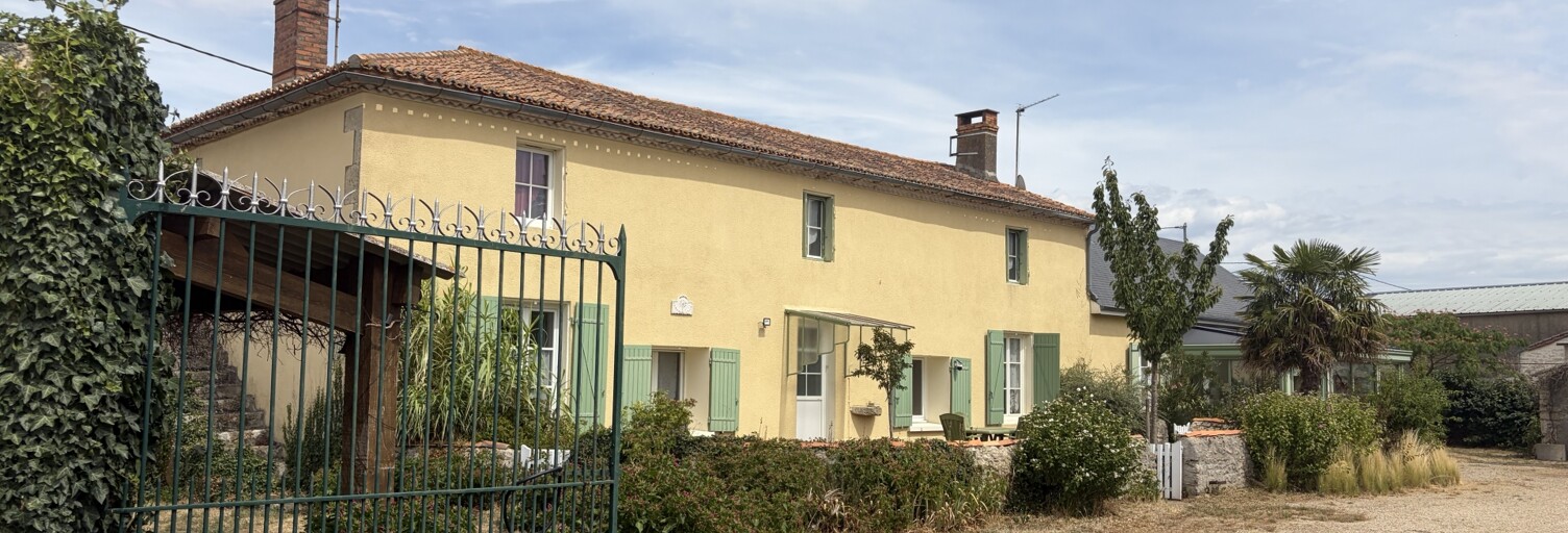 Maison 10 Pièces 203 m² à vendre à Saint-Généroux (79600)