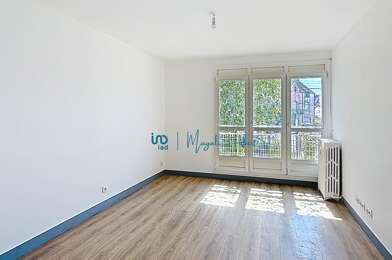 Appartement 4 pièces 1165 €