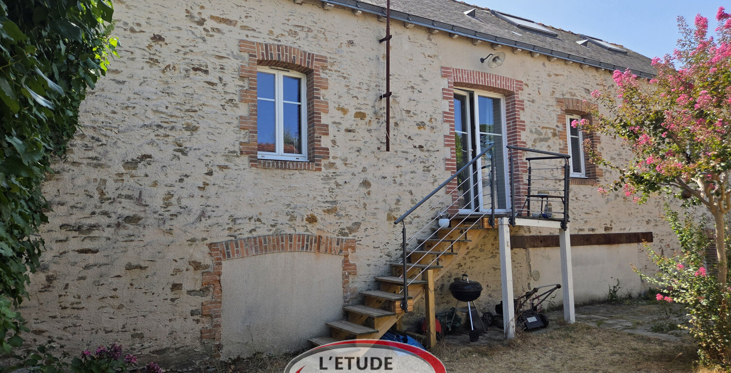 Sainte Pazanne bourg : Maison atypique et de charme, 3 chamb — photo 1