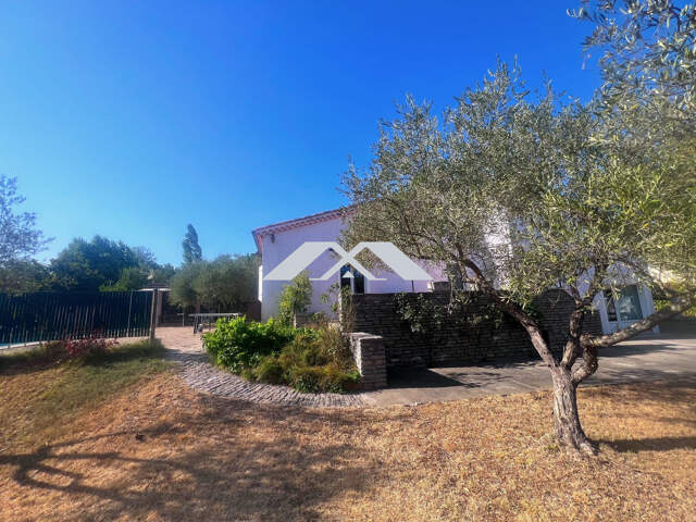 Maison 177 m² Piscine Terrain 2 800 m² constructible Grand gar — photo du bien