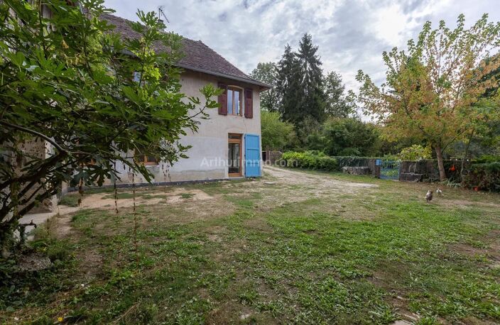 Propriété rénovée de 110 m² / DPE C/ 3 chambres + dépendances + 3600 m² de terrain — photo 2