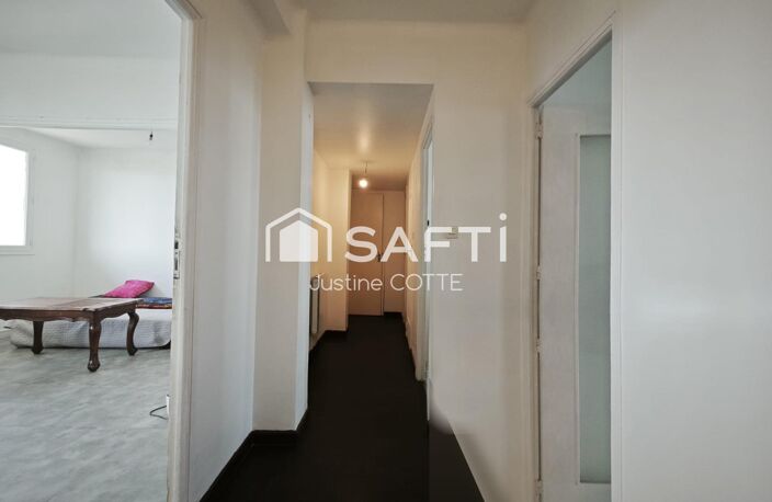 Près d'Arènes  T3 avec terrasse de 13 m² — photo 3