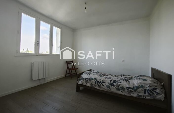 Près d'Arènes  T3 avec terrasse de 13 m² — photo 4