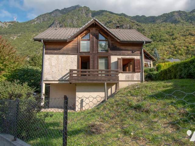 Maison 7 pièces 124 m² à Saint-Julien-Mont-Denis — photo du bien