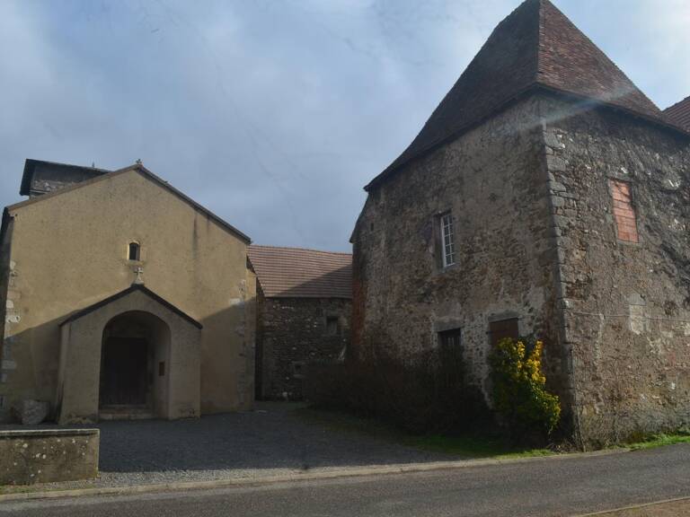 Maison du 14°chargée d'histoire. Terrain. Garage — photo 1