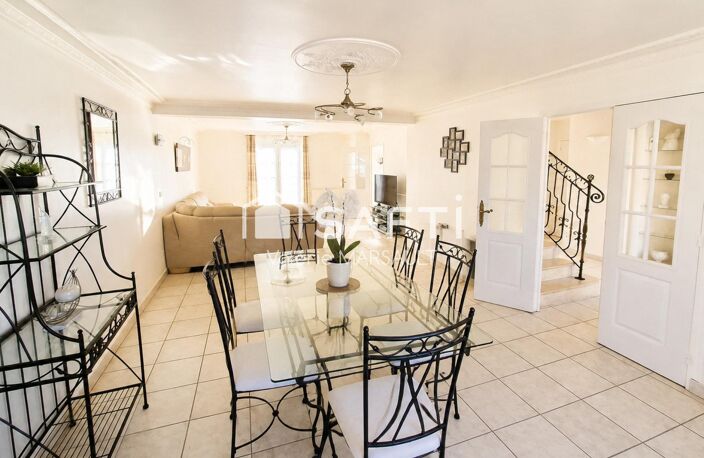 162 m² habitables, 4 chambres + bureau, terrasse 53 m², terrain 837 m² — photo 2