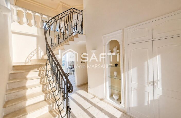 162 m² habitables, 4 chambres + bureau, terrasse 53 m², terrain 837 m² — photo 3