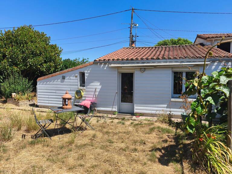 MAISON - 1 CHAMBRE - GARAGE - HANGAR - JARDIN — photo 1