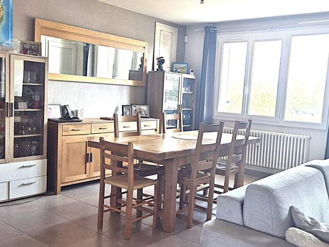 Bourg-en-Bresse  Bel appartement T4 rénové à deux pas de l'église de Brou — photo du bien