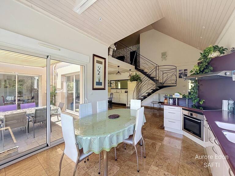 MAISON — photo 1