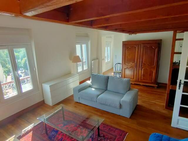 DEUX PIECES  MEUBLE + MEZZANINE  — photo du bien
