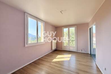 Appartement 3 pièces 802 €