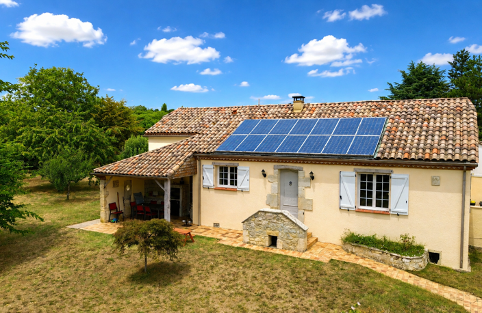 Ensemble immobilier avec maison principale et appartement in — photo 2