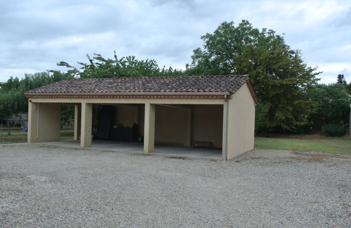 Ensemble immobilier avec maison principale et appartement in — photo 4