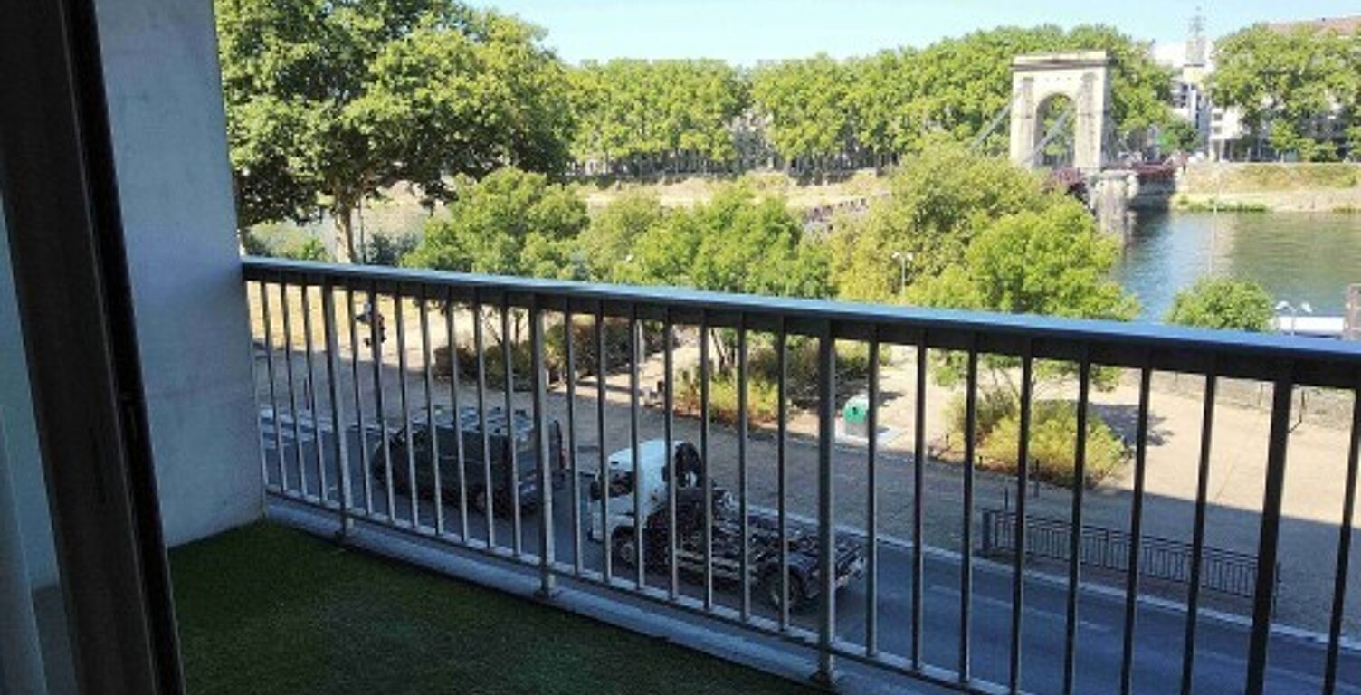 Location appartement 2 pièces 42 m² à Lyon 4 (69004) — photo 1