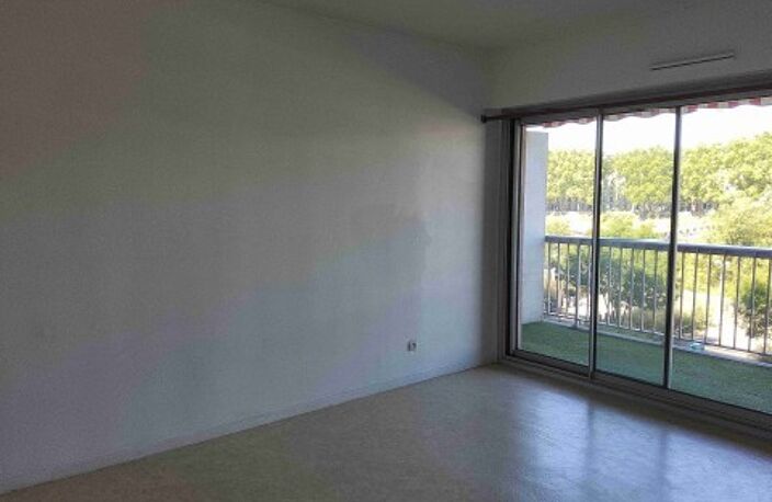 Location appartement 2 pièces 42 m² à Lyon 4 (69004) — photo 2