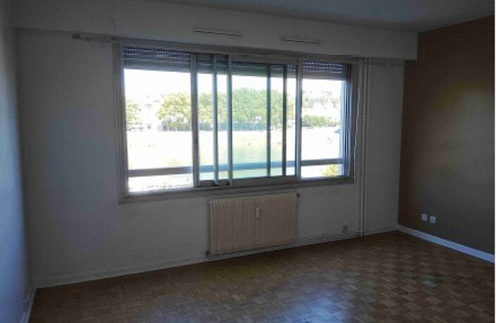 Location appartement 2 pièces 42 m² à Lyon 4 (69004) — photo 3
