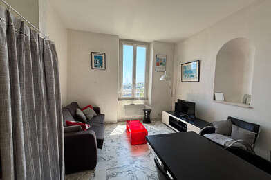 Appartement 2 pièces 882 €