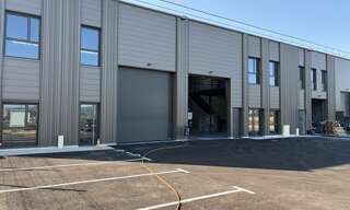 Commerce  318 m² à louer à Rillieux-la-Pape (69140)